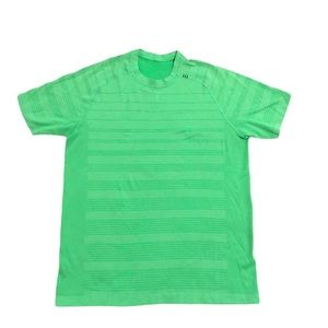 lululemon athletica Men’s Green Short Sleeve Tee